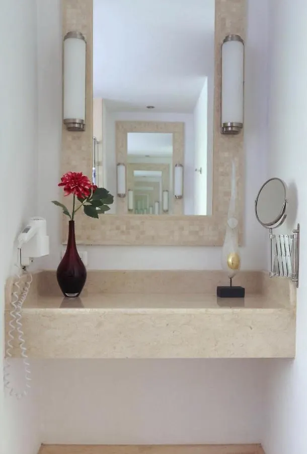 Kulraya Villas - Luxury Serviced Pool Villas Ko Lanta